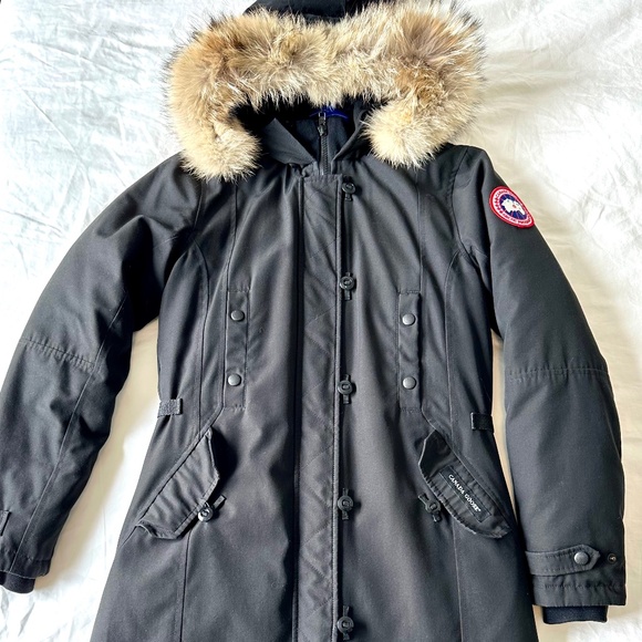 Canada Goose winter coat with fur trim - Picture 1 of 2